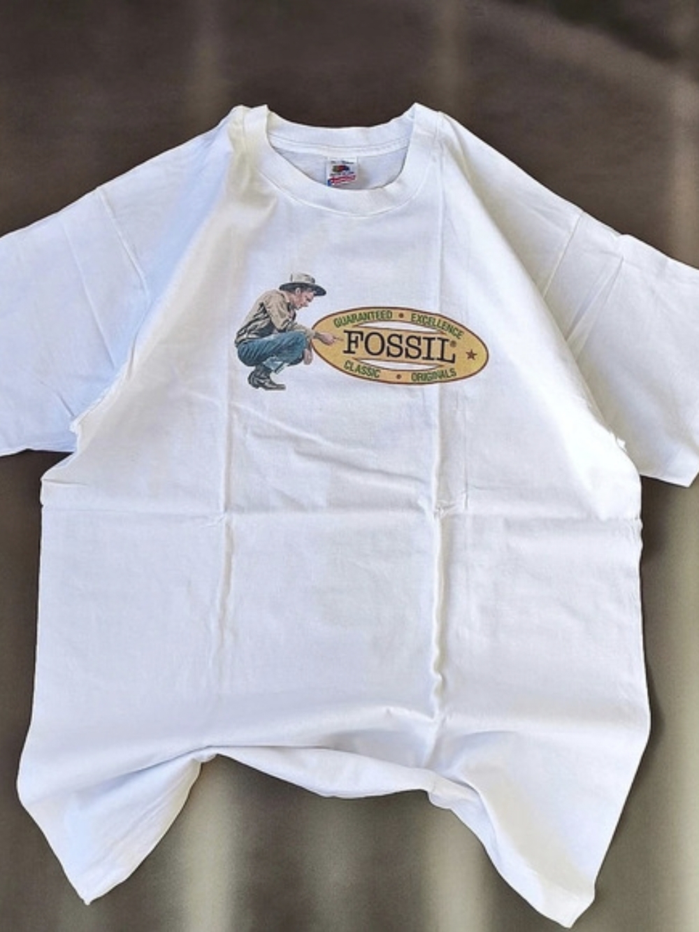 Fruit of the Loom Fossil Single Stitch 90s Graphic Tee in White Size XL EUC